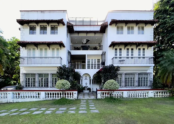 Apartment Miranamin Nest Lantana - Luxury In Unique Historic With Garden Access, Indoor Plunge Pool, Self-service Breakfast, Rooftop, Bathtub, Private Kitchen