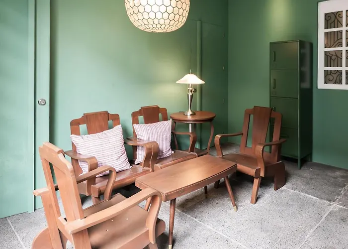 Miranamin Nest Lantana - Luxury In Unique Historic With Garden Access, Indoor Plunge Pool, Self-service Breakfast, Rooftop, Bathtub, Private Kitchen Manila