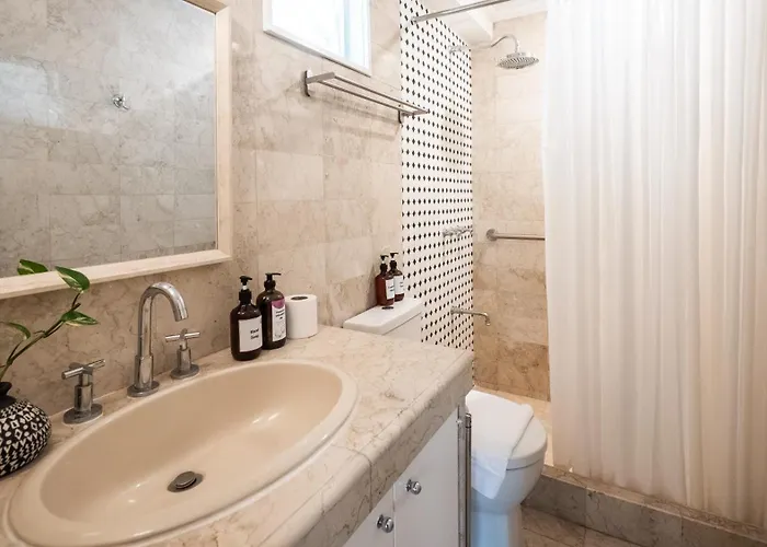 Apartment Miranamin Nest Lantana - Luxury In Unique Historic With Garden Access, Indoor Plunge Pool, Self-service Breakfast, Rooftop, Bathtub, Private Kitchen